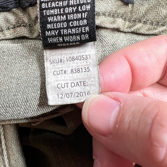 Torrid Denim Women's Size 18 Olive Green Button Fly Cropped Skinny Jeans Faded - Picture 7 of 11